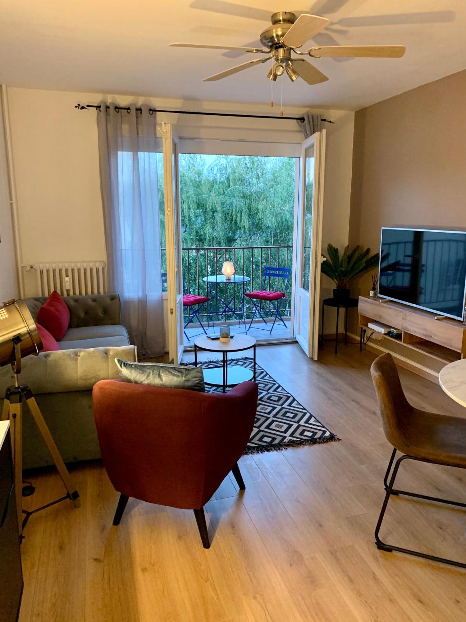 Bel Appartement Renove En Centre Ville 리모주 외부 사진